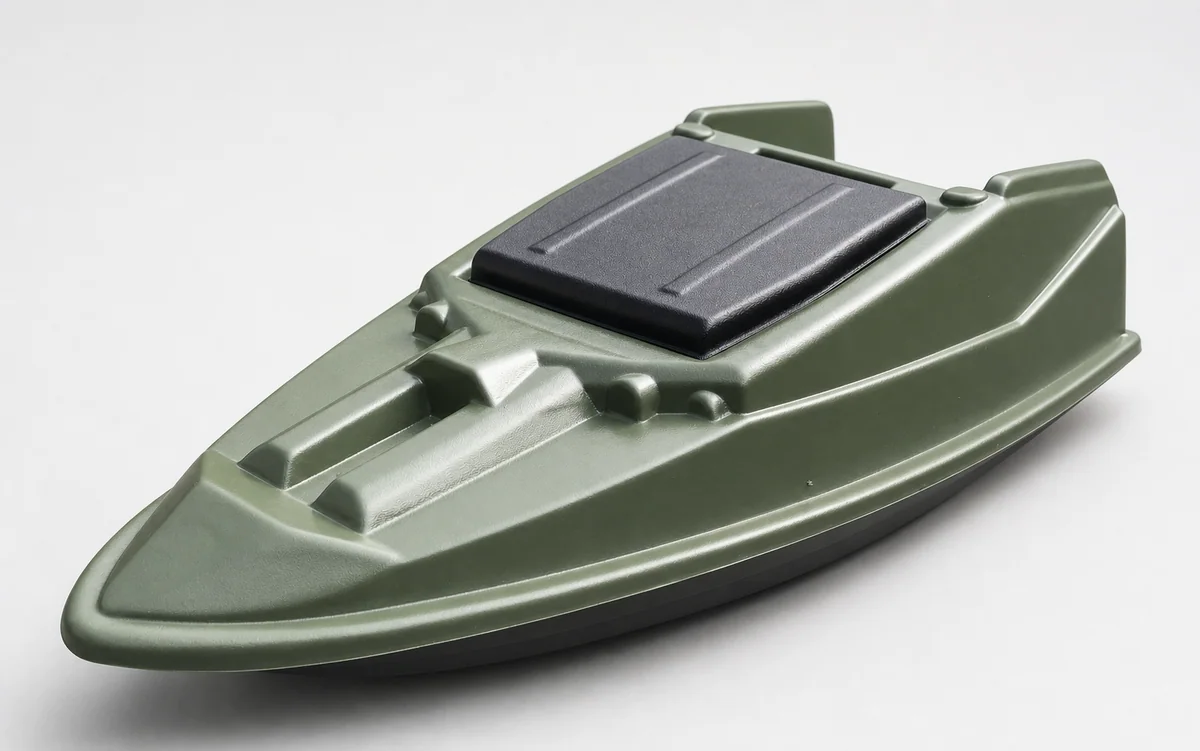 Zielony kadłub łodzi zanętowej, model 02